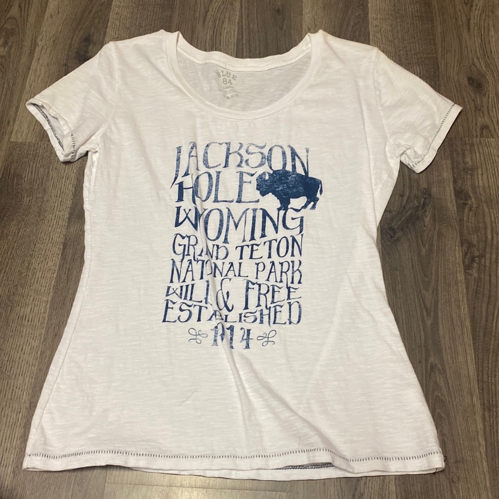 Jackson Hole white and blue t shirt